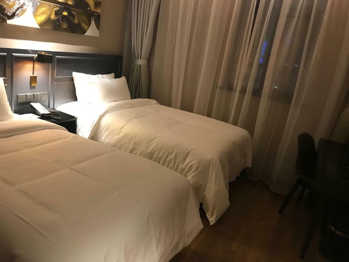 Yitel Premium Hotel Шанхай Экстерьер фото