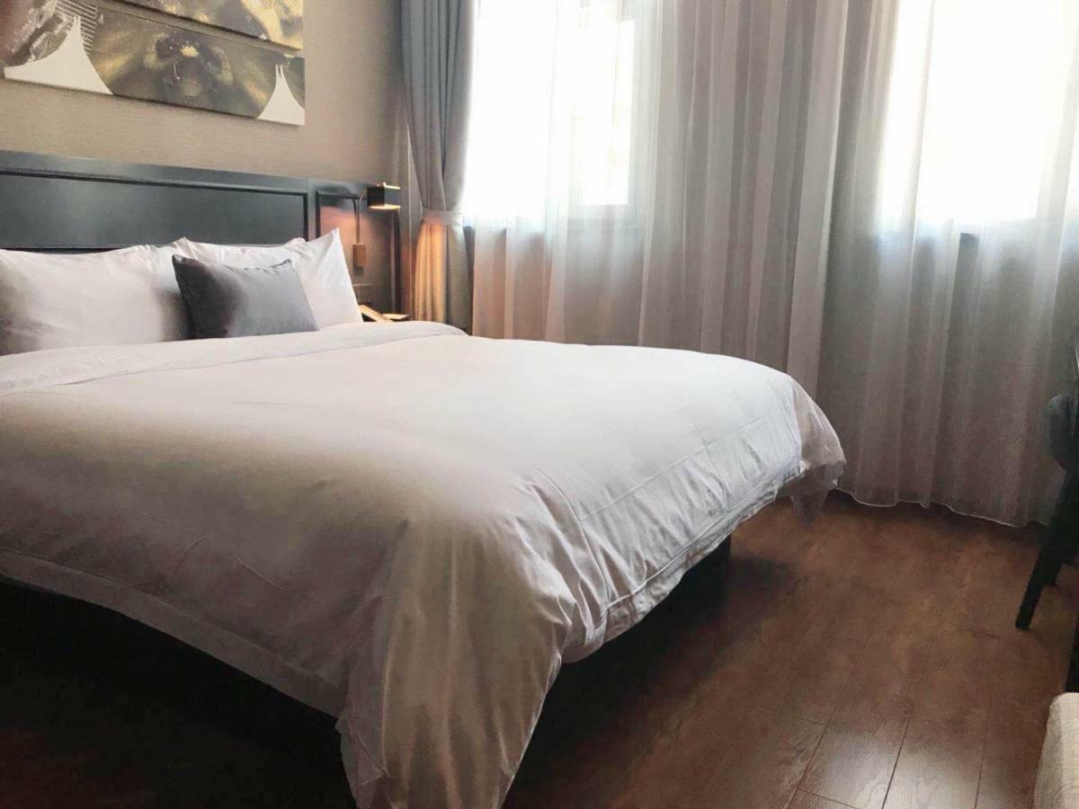 Yitel Premium Hotel Шанхай Экстерьер фото